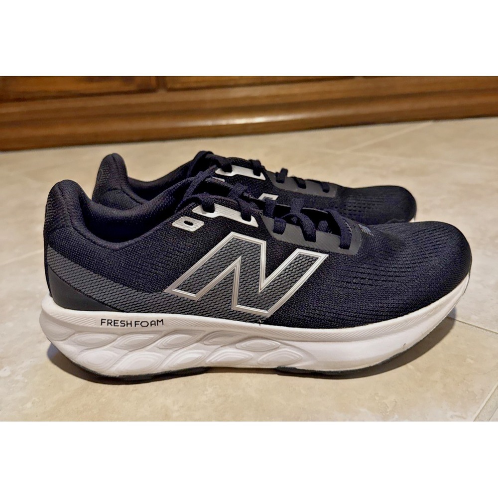 New Balance Fresh Foam 520 Black White Lace Up Low Top Sneakers M8.5D/W10D